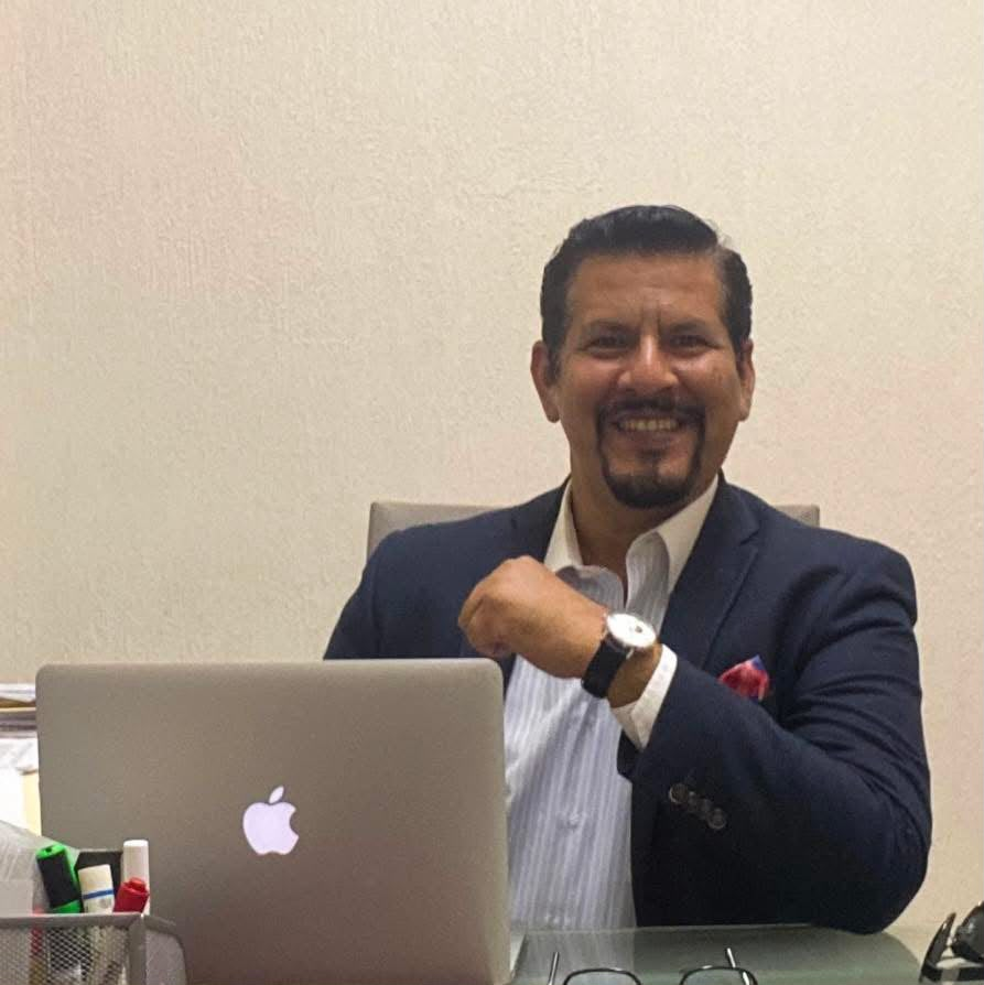 Gilberto Plata, abogado empresarial